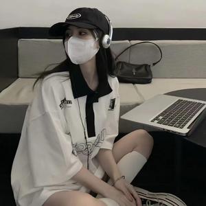 中国一老太婆偷伦
